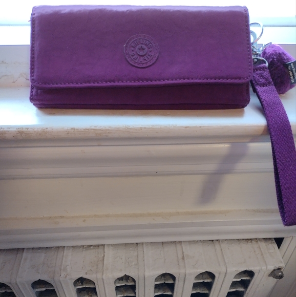Trifold wallet wristlet - Picture 10 of 10